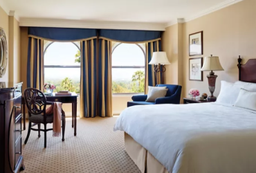 Executive Suite with Private Balcony and Views of the Mountains